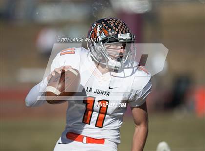 Thumbnail 1 in La Junta vs. Bayfield (CHSAA 2017 2A Final) photogallery.