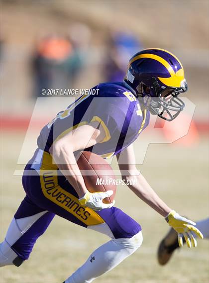 Thumbnail 3 in La Junta vs. Bayfield (CHSAA 2017 2A Final) photogallery.