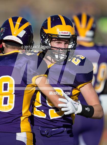 Thumbnail 2 in La Junta vs. Bayfield (CHSAA 2017 2A Final) photogallery.