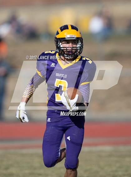 Thumbnail 2 in La Junta vs. Bayfield (CHSAA 2017 2A Final) photogallery.