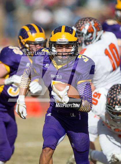 Thumbnail 2 in La Junta vs. Bayfield (CHSAA 2017 2A Final) photogallery.