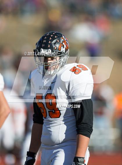 Thumbnail 2 in La Junta vs. Bayfield (CHSAA 2017 2A Final) photogallery.