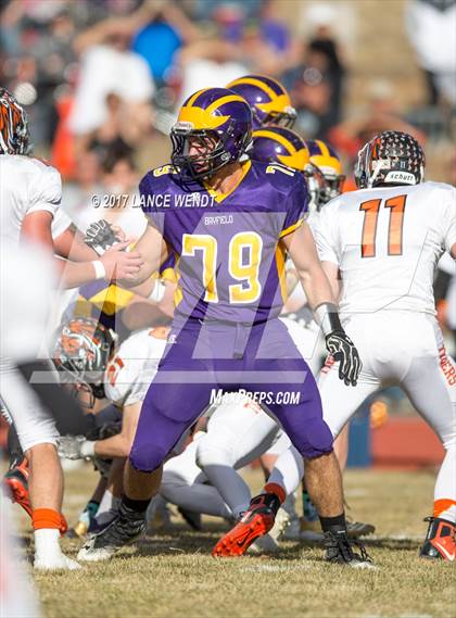 Thumbnail 1 in La Junta vs. Bayfield (CHSAA 2017 2A Final) photogallery.