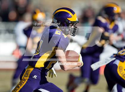 Thumbnail 2 in La Junta vs. Bayfield (CHSAA 2017 2A Final) photogallery.