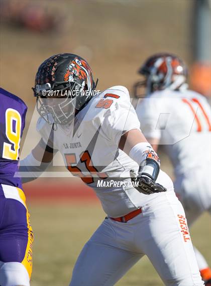 Thumbnail 1 in La Junta vs. Bayfield (CHSAA 2017 2A Final) photogallery.