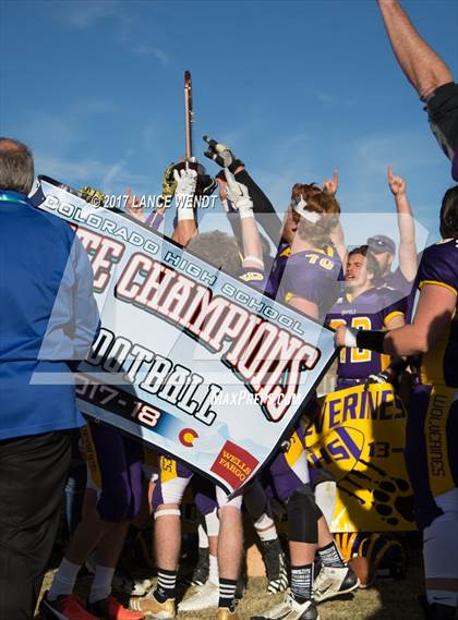 Thumbnail 2 in La Junta vs. Bayfield (CHSAA 2017 2A Final) photogallery.