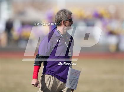 Thumbnail 2 in La Junta vs. Bayfield (CHSAA 2017 2A Final) photogallery.