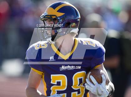 Thumbnail 1 in La Junta vs. Bayfield (CHSAA 2017 2A Final) photogallery.
