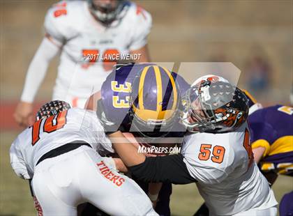 Thumbnail 2 in La Junta vs. Bayfield (CHSAA 2017 2A Final) photogallery.