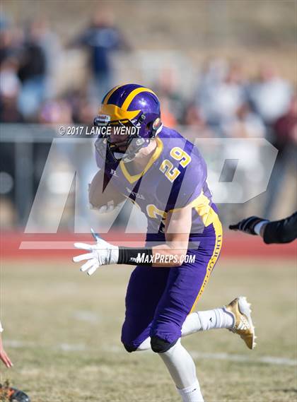 Thumbnail 2 in La Junta vs. Bayfield (CHSAA 2017 2A Final) photogallery.