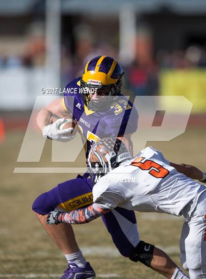Thumbnail 3 in La Junta vs. Bayfield (CHSAA 2017 2A Final) photogallery.