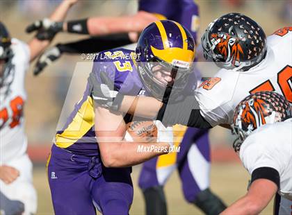 Thumbnail 3 in La Junta vs. Bayfield (CHSAA 2017 2A Final) photogallery.