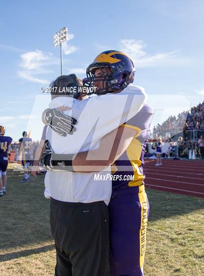 Thumbnail 2 in La Junta vs. Bayfield (CHSAA 2017 2A Final) photogallery.