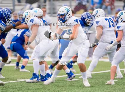 Thumbnail 2 in Edna vs. Lago Vista (UIL 3A Regional Playoffs) photogallery.