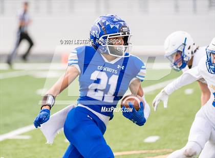 Thumbnail 2 in Edna vs. Lago Vista (UIL 3A Regional Playoffs) photogallery.