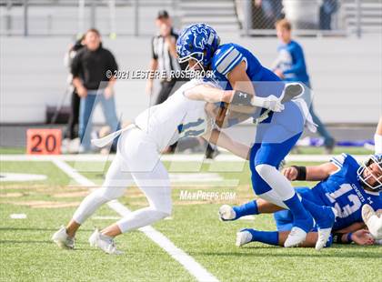 Thumbnail 1 in Edna vs. Lago Vista (UIL 3A Regional Playoffs) photogallery.