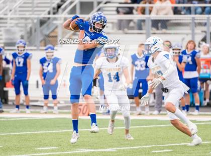 Thumbnail 1 in Edna vs. Lago Vista (UIL 3A Regional Playoffs) photogallery.