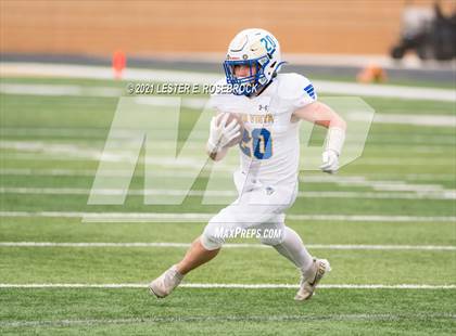 Thumbnail 3 in Edna vs. Lago Vista (UIL 3A Regional Playoffs) photogallery.