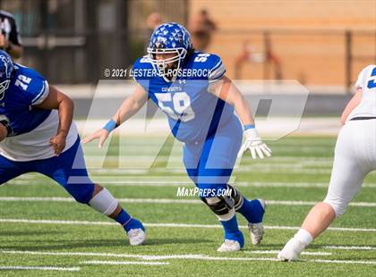 Thumbnail 1 in Edna vs. Lago Vista (UIL 3A Regional Playoffs) photogallery.
