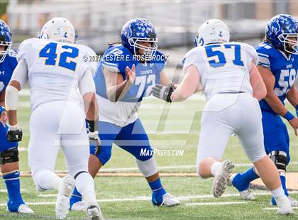 Thumbnail 2 in Edna vs. Lago Vista (UIL 3A Regional Playoffs) photogallery.