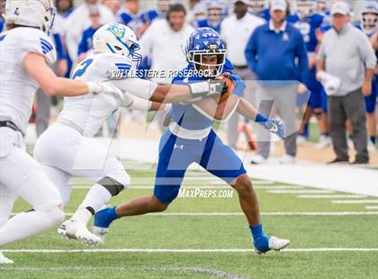 Thumbnail 3 in Edna vs. Lago Vista (UIL 3A Regional Playoffs) photogallery.