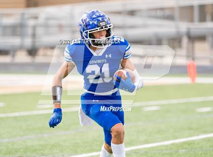 Thumbnail 1 in Edna vs. Lago Vista (UIL 3A Regional Playoffs) photogallery.