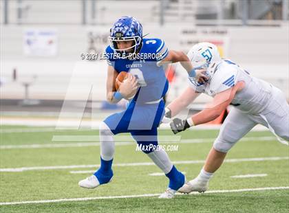 Thumbnail 2 in Edna vs. Lago Vista (UIL 3A Regional Playoffs) photogallery.