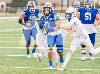 Thumbnail 3 in Edna vs. Lago Vista (UIL 3A Regional Playoffs) photogallery.