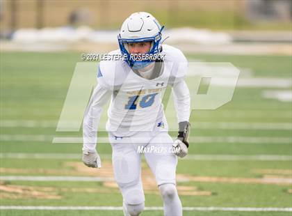 Thumbnail 2 in Edna vs. Lago Vista (UIL 3A Regional Playoffs) photogallery.