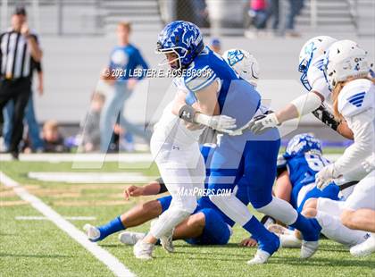 Thumbnail 1 in Edna vs. Lago Vista (UIL 3A Regional Playoffs) photogallery.
