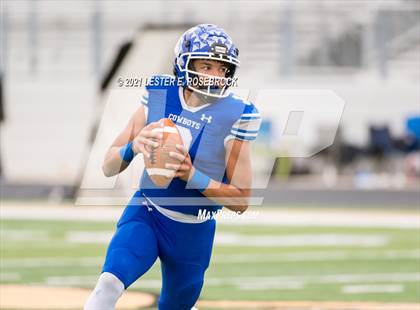 Thumbnail 2 in Edna vs. Lago Vista (UIL 3A Regional Playoffs) photogallery.