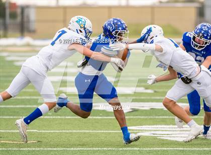 Thumbnail 1 in Edna vs. Lago Vista (UIL 3A Regional Playoffs) photogallery.