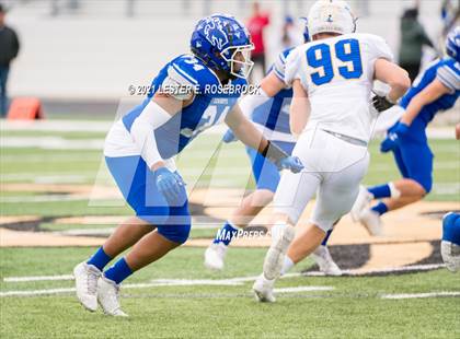 Thumbnail 2 in Edna vs. Lago Vista (UIL 3A Regional Playoffs) photogallery.