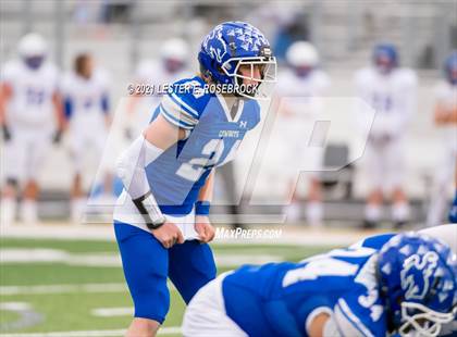 Thumbnail 2 in Edna vs. Lago Vista (UIL 3A Regional Playoffs) photogallery.