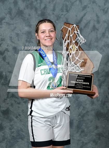 Thumbnail 3 in St. Bernard's (CIF State D4 Awards) photogallery.