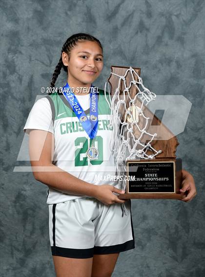 Thumbnail 3 in St. Bernard's (CIF State D4 Awards) photogallery.