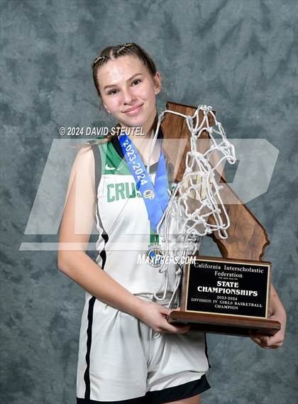 Thumbnail 2 in St. Bernard's (CIF State D4 Awards) photogallery.