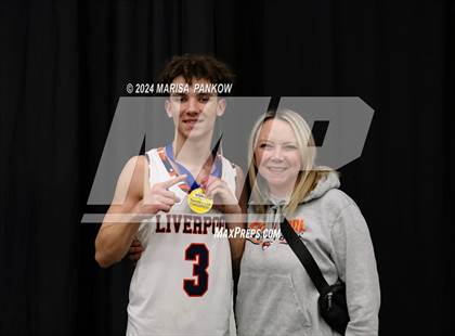 Thumbnail 2 in Liverpool vs Cicero North Syracuse (NYSPHSAA Section 3 AAA Final) photogallery.