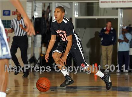 Thumbnail 3 in Harvard-Westlake vs. Lincoln (MaxPreps Holiday Classic) photogallery.