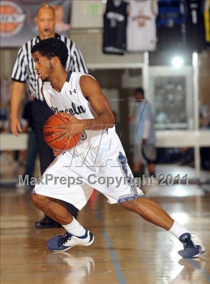Thumbnail 2 in Harvard-Westlake vs. Lincoln (MaxPreps Holiday Classic) photogallery.