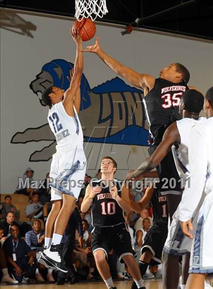 Thumbnail 2 in Harvard-Westlake vs. Lincoln (MaxPreps Holiday Classic) photogallery.