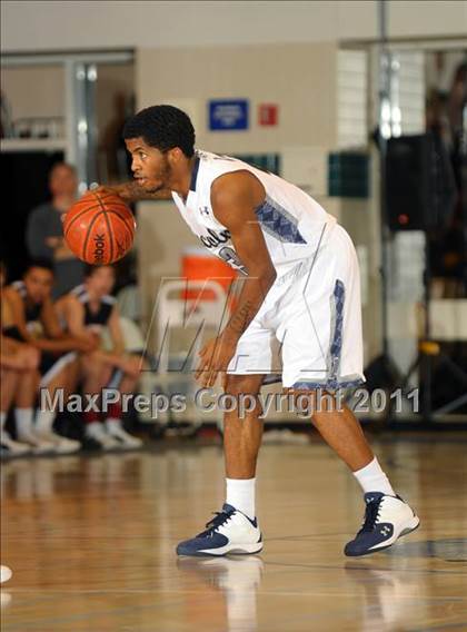 Thumbnail 2 in Harvard-Westlake vs. Lincoln (MaxPreps Holiday Classic) photogallery.