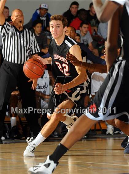 Thumbnail 2 in Harvard-Westlake vs. Lincoln (MaxPreps Holiday Classic) photogallery.