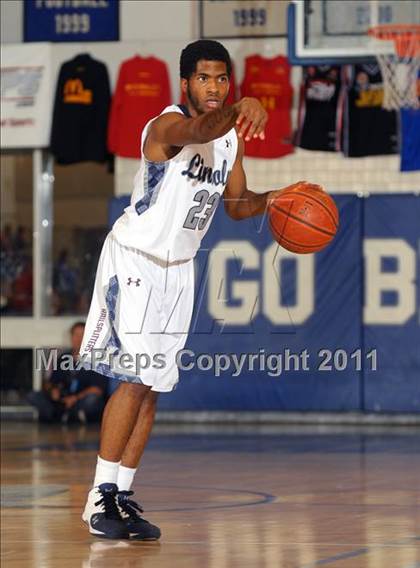 Thumbnail 1 in Harvard-Westlake vs. Lincoln (MaxPreps Holiday Classic) photogallery.