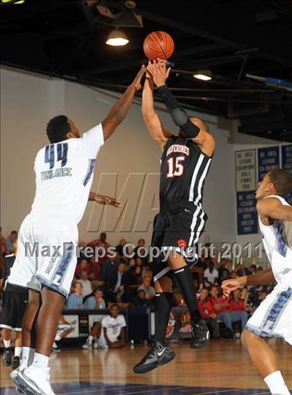Thumbnail 2 in Harvard-Westlake vs. Lincoln (MaxPreps Holiday Classic) photogallery.