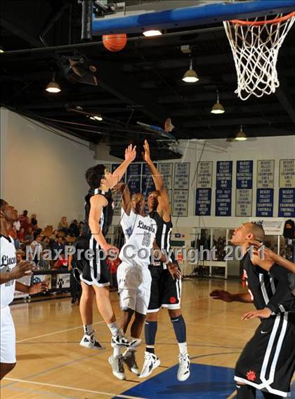 Thumbnail 1 in Harvard-Westlake vs. Lincoln (MaxPreps Holiday Classic) photogallery.