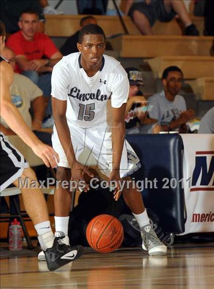 Thumbnail 2 in Harvard-Westlake vs. Lincoln (MaxPreps Holiday Classic) photogallery.