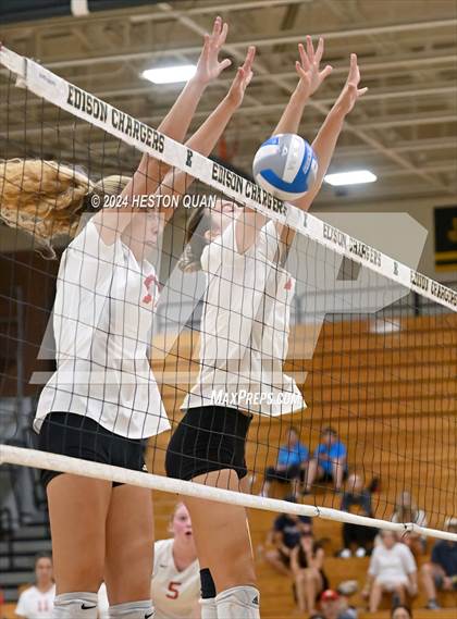 Thumbnail 2 in Cathedral Catholic vs. Murrieta Valley (Dave Mohs Tournament) photogallery.