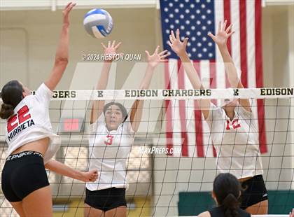 Thumbnail 3 in Cathedral Catholic vs. Murrieta Valley (Dave Mohs Tournament) photogallery.