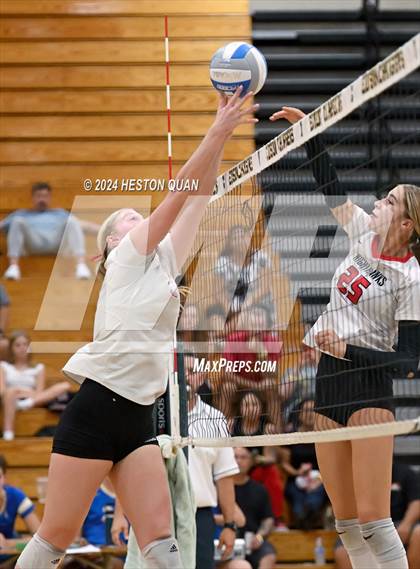 Thumbnail 2 in Cathedral Catholic vs. Murrieta Valley (Dave Mohs Tournament) photogallery.